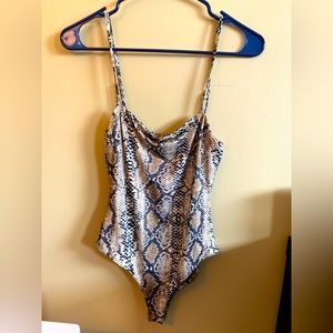 NWOT Princess polly snake print bodysuit